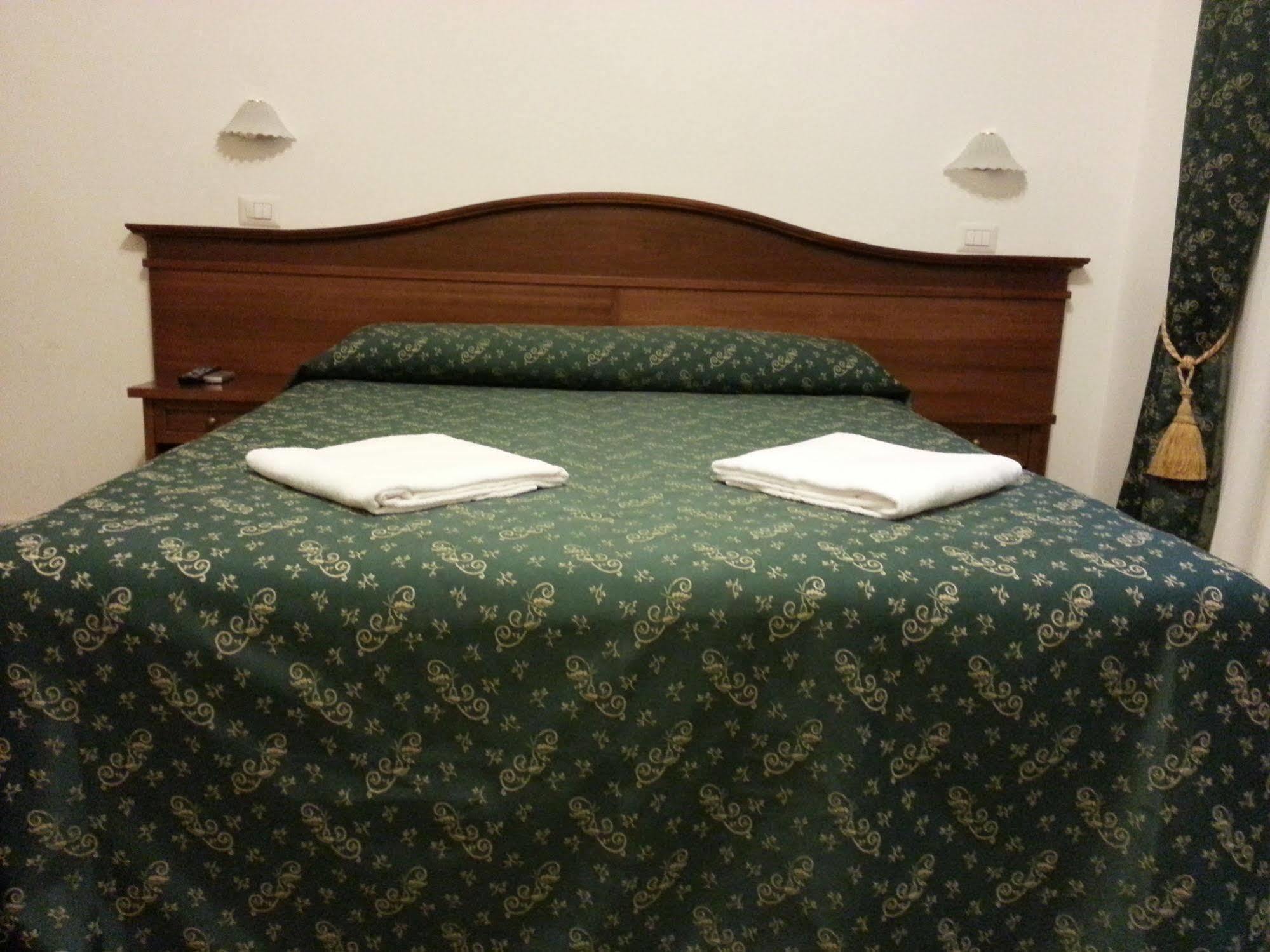 Alex Ii Hotel